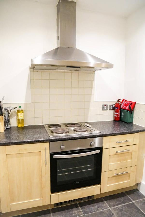 Serviced Apartment In Liverpool City Centre - Free Parking - Balcony - By Happy Days Exterior photo